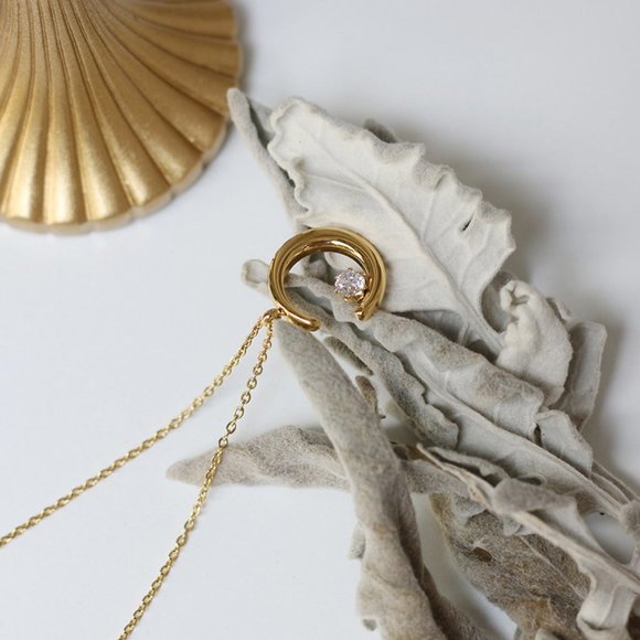 NEW 18K Gold Plated Diamond Crescent Moon Necklace - Picture 2 of 8